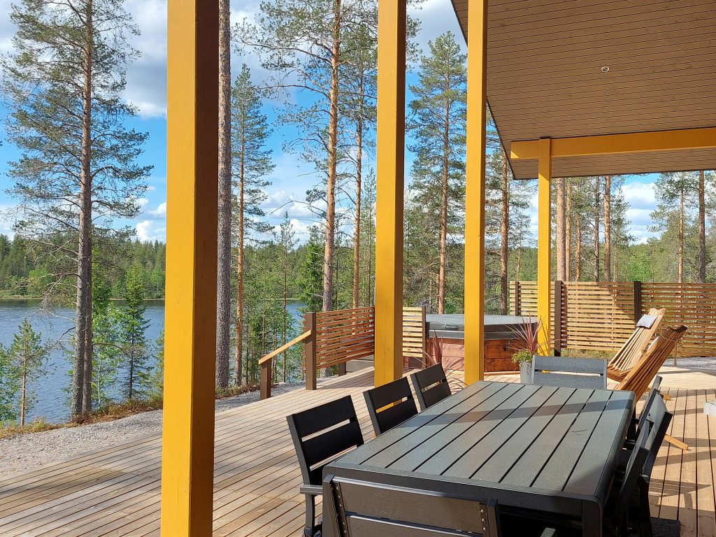 Privat terace and calmful lake - Villa Vasa, Rovaniemi